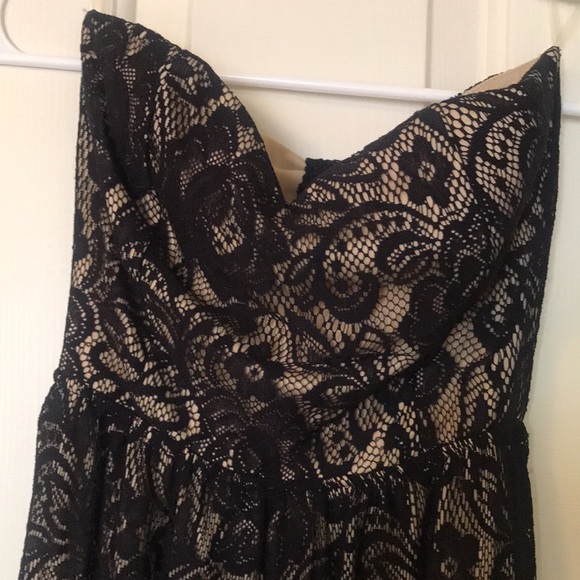 Black lace maxi dress - Picture 3 of 4